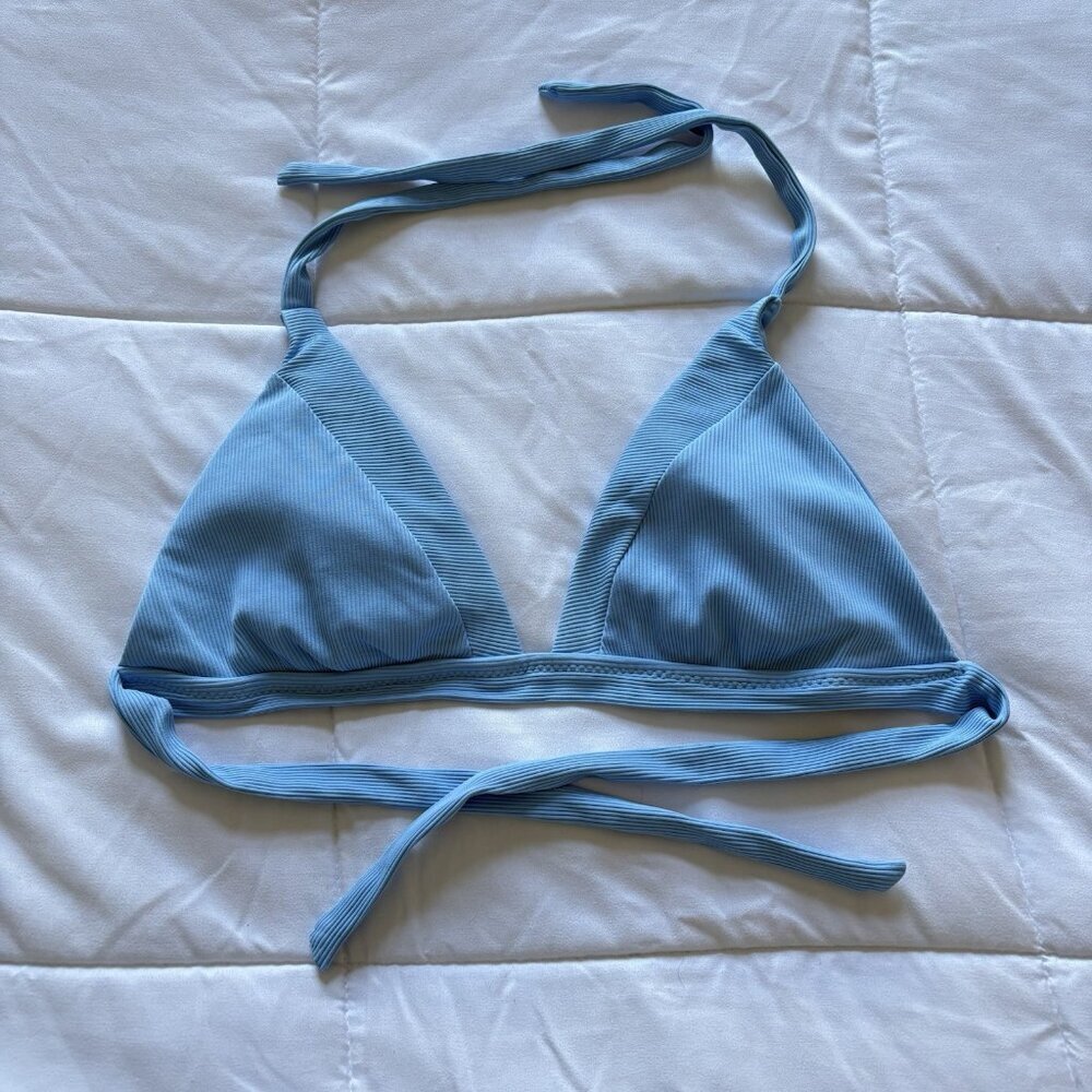 Becca Fine Line Bikini Top Light Blue Swimsuit Pool Beach Womens Size D‎ Padded